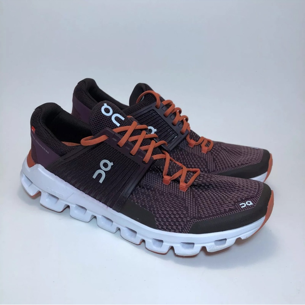 ON Women’s CloudTec Helion Running Shoes – Size 6.5 – Burgundy/Orange